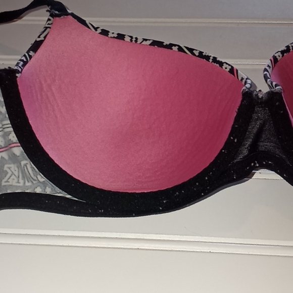 VS PINK Striped Snowflake Bra - Picture 11 of 12